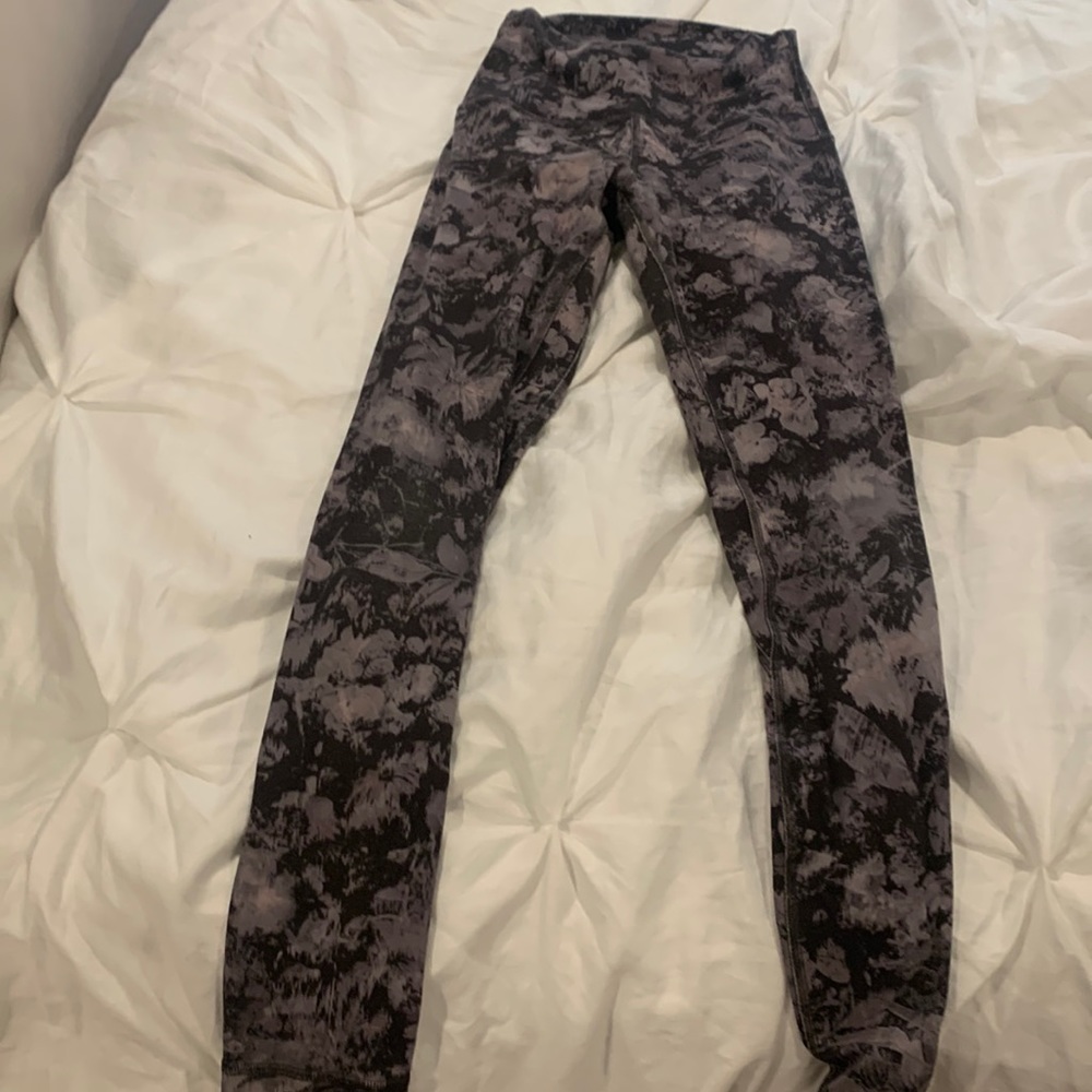 Lulu lemon leggings 25” size 2